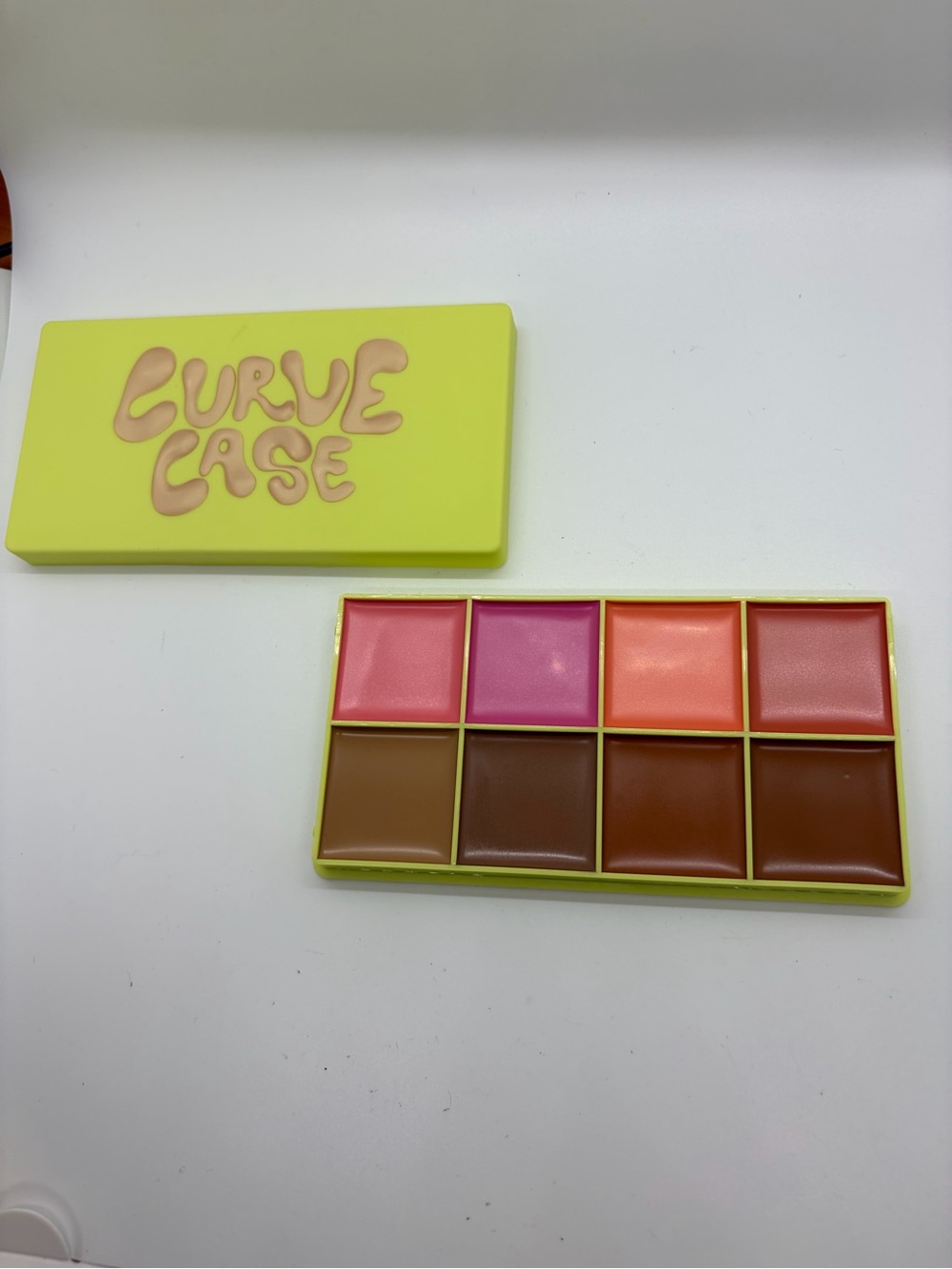 Curve Case 8-Color Cream Bronzer & Contour Palette — Pink & Brown Shades